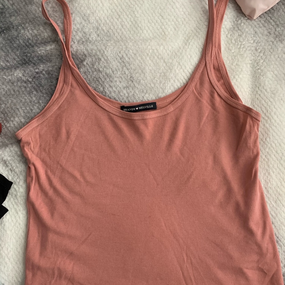 Brandy Melville pink top